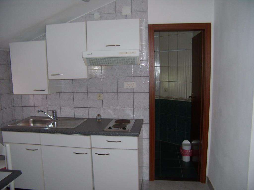 Apartment Zelencic Kali Rum bild